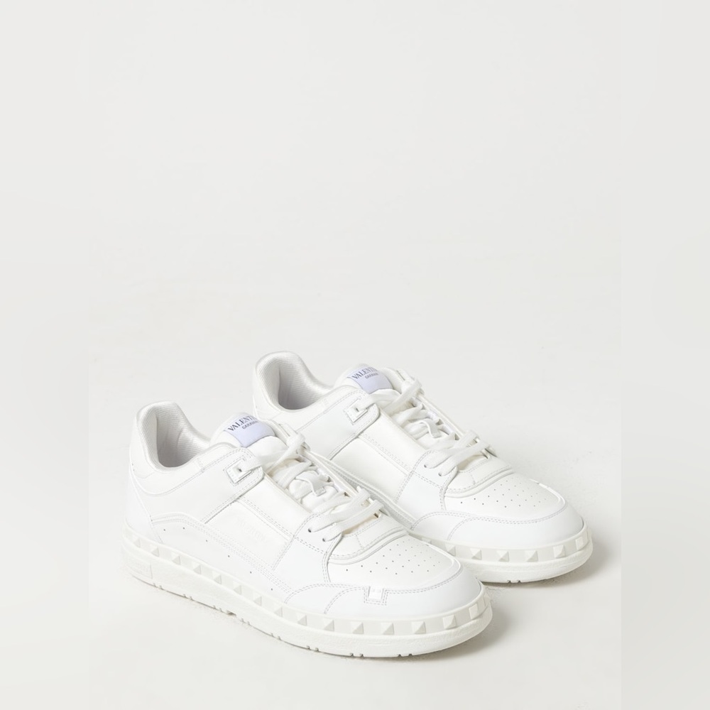 Valentino Rockstud Low Top Sneaker (Men’s) in White